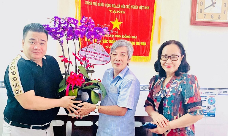 Trưởng Văn phòng đại diện Bản tin Thị trường Việt Nam Nguyễn Duy Khương thăm, chúc mừng Hội Nhà báo tỉnh Đồng Nai
